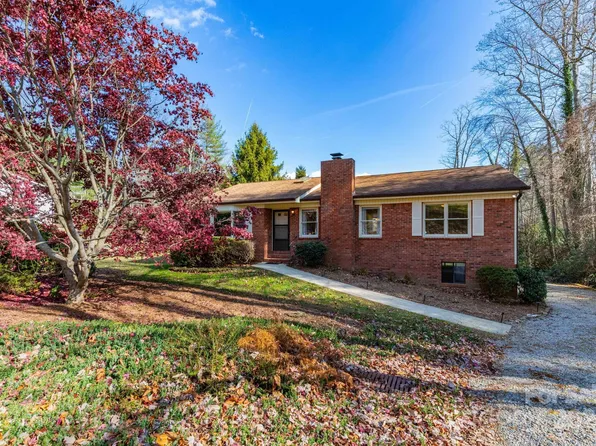 218 Turtle Ln, Hendersonville, NC 28791