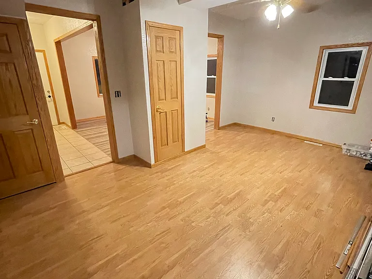 127 E Main St — Photo 15