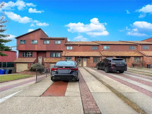 961 W Fingerboard Rd #961, Staten Island, NY 10304