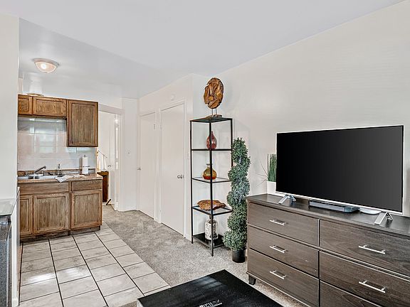 2nd image of 433 Willow St APT 16