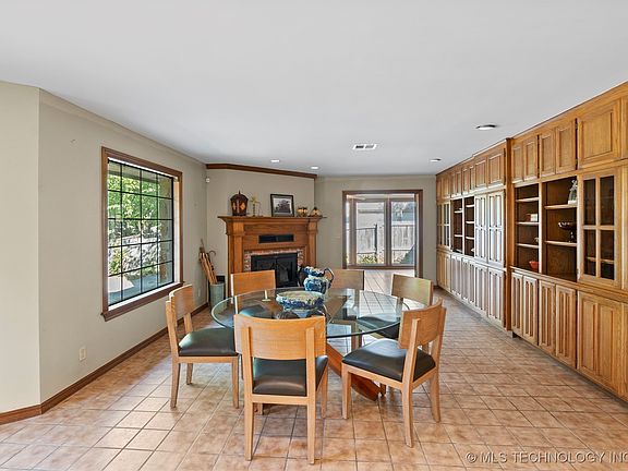 4th image of 2208 Stonewall Dr