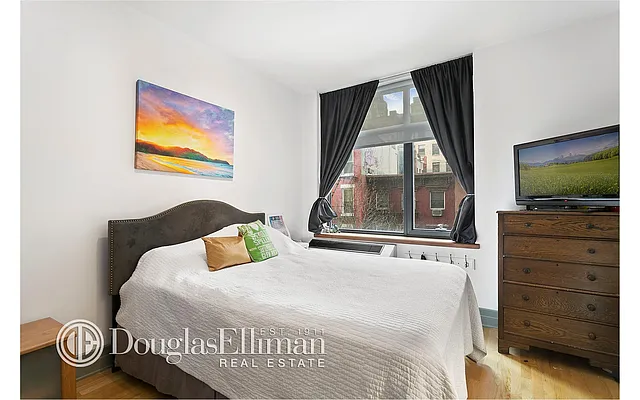 Rented by Douglas Elliman | media 8