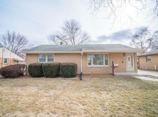 4434 S 62nd St, Greenfield, WI 53220
