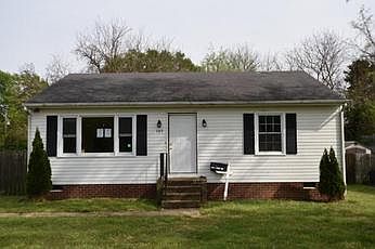 1st image of 105 N Daisy Ave