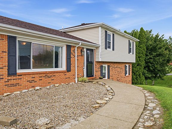 5th image of 104 Deer Creek Dr