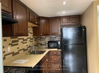 115 Hillcrest Ave #1012, Mississauga, ON L5B 3Y9