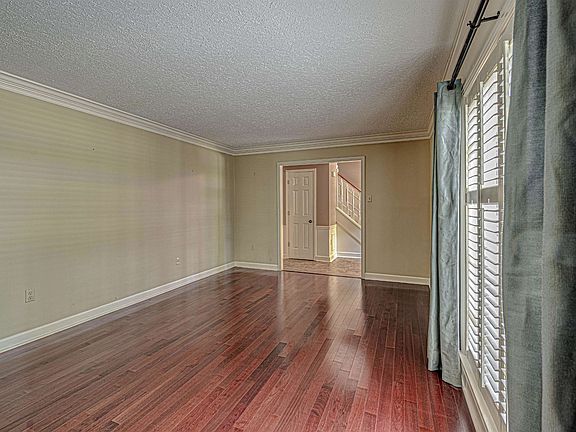 3rd image of 2409 Windy Oaks Dr