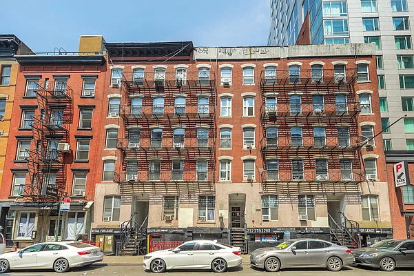 Rented by REAL New York | media 20