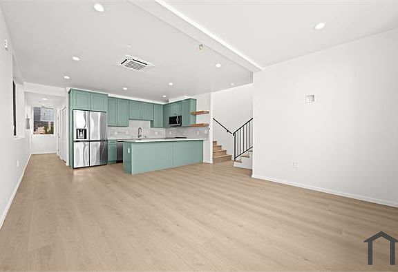4th image of 862 S Curson Ave #3/4