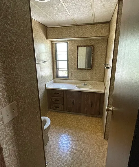 340 E 8 N — Photo 16