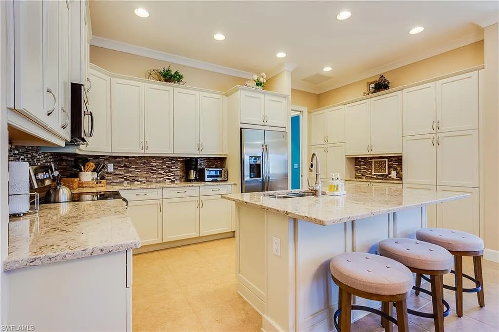 2 bed, 2.0 bath, 1563 sqft, $7,500 — Photo 4