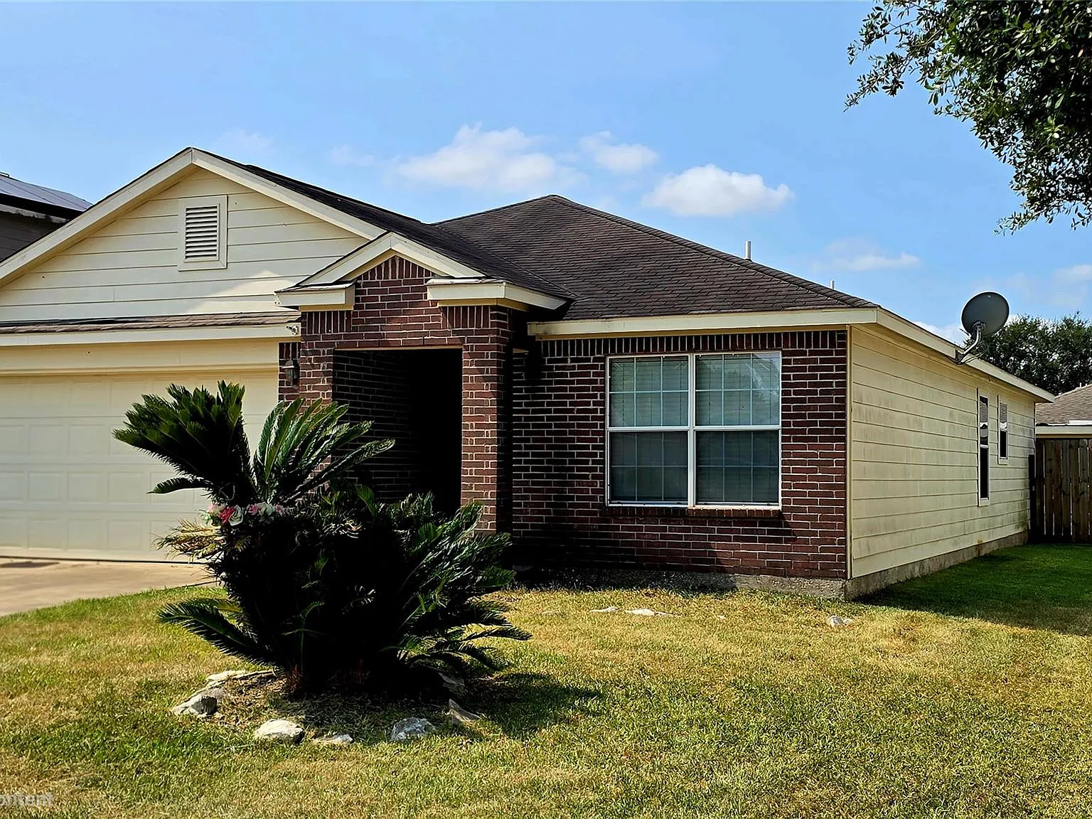 3 bed, 2.0 bath, 1342 sqft, $1,850 — Photo 2