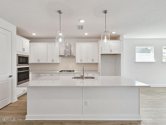 4th image of 22 AMALIA Way