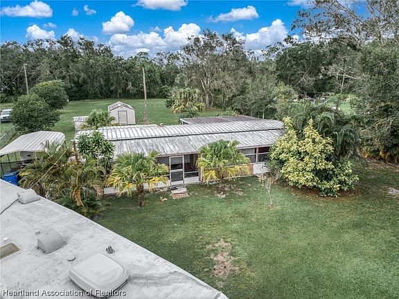 5th image of 15 Palm Haven Dr