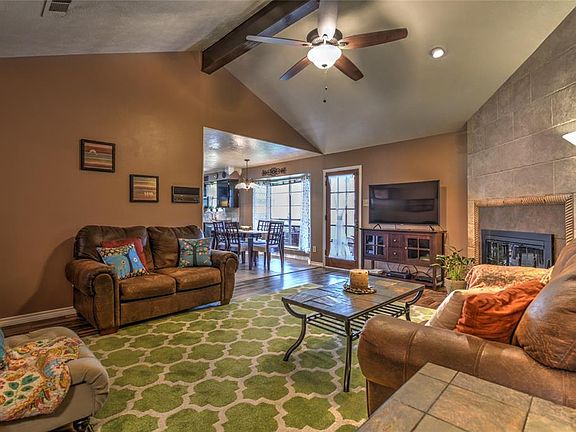 3rd image of 7319 Lone Oak Dr