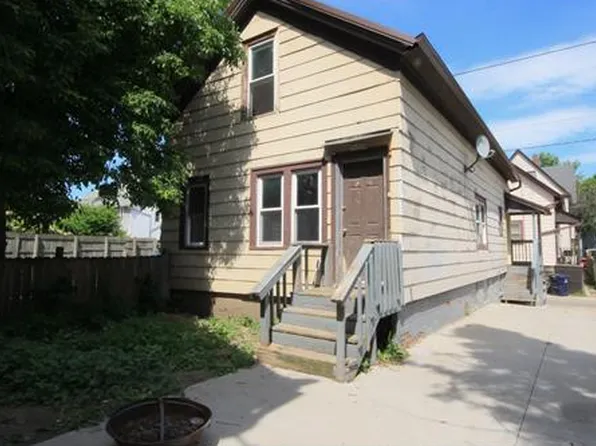 1020 S 20th St, Milwaukee, WI 53204