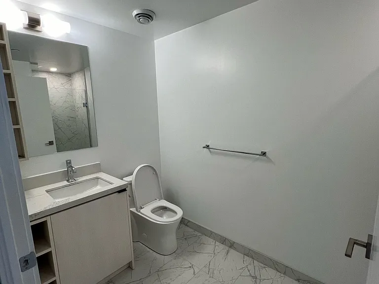 252 Church St #807 — Photo 15