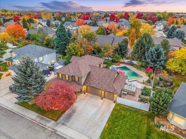 545 E Whitehall St, Meridian, ID 83642