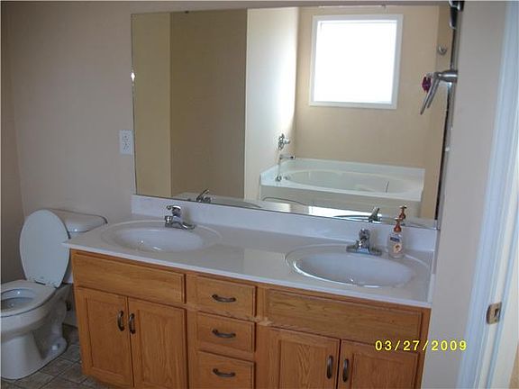 5th image of 715 Superior Ln