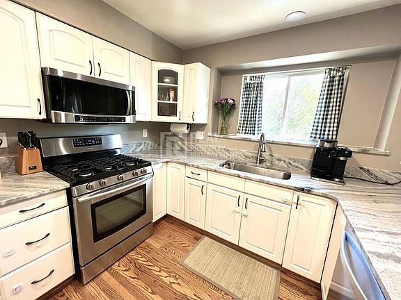 5th image of 2152 Sable Chase Dr