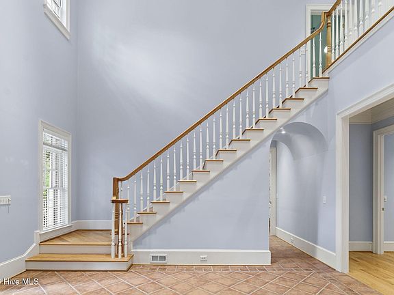 5th image of 7936 Grenezay Road