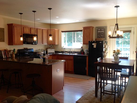 4th image of 22394 Little John Dr