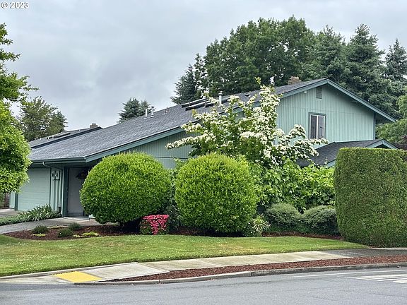 2nd image of 625 SE 130th Ct