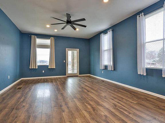 5th image of 654 3rd St