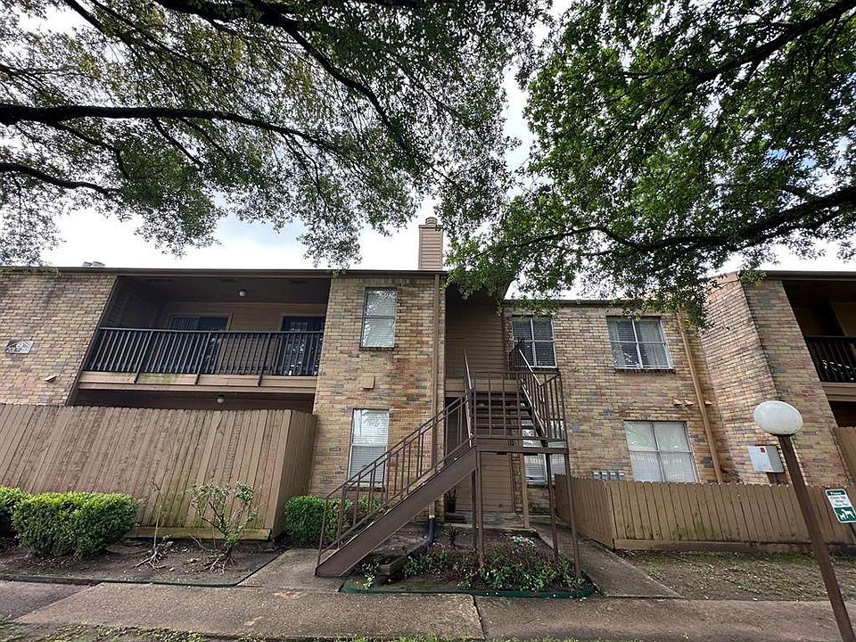 1st image of 10555 Turtlewood Ct Unit 203