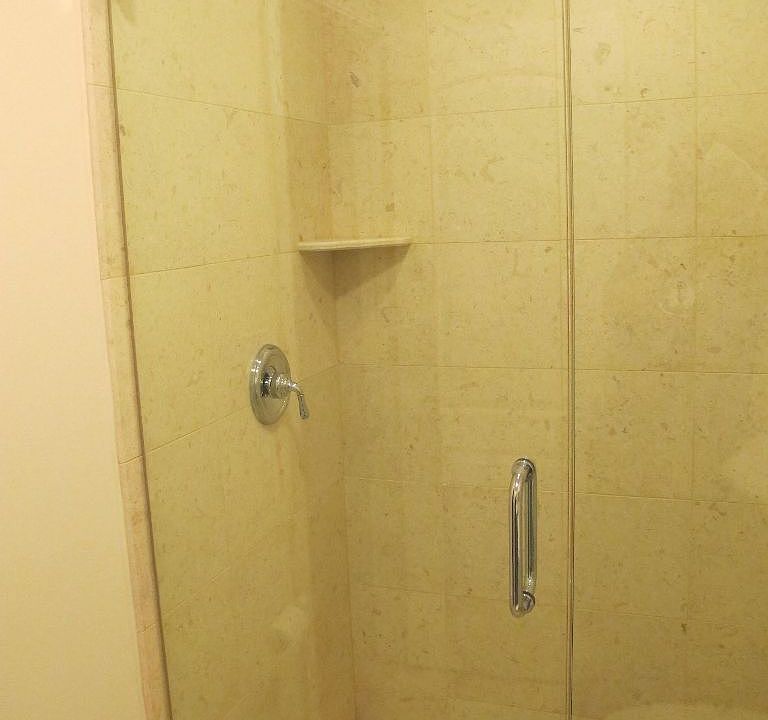 1st image of 828 W Aldine Ave APT 3