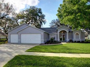 6901 N Lake Dr, Zephyrhills, FL 33542