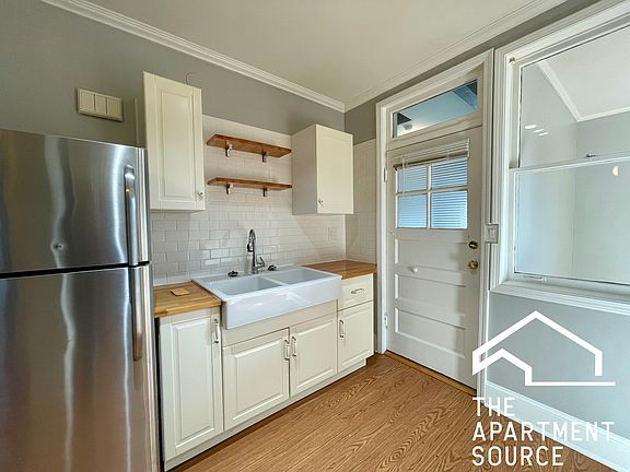4th image of 3540 N Lowell Ave #2N