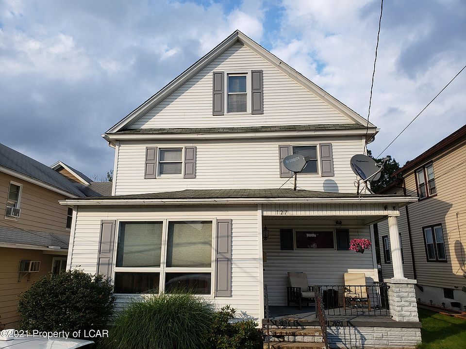 1st image of 127 E Taylor St