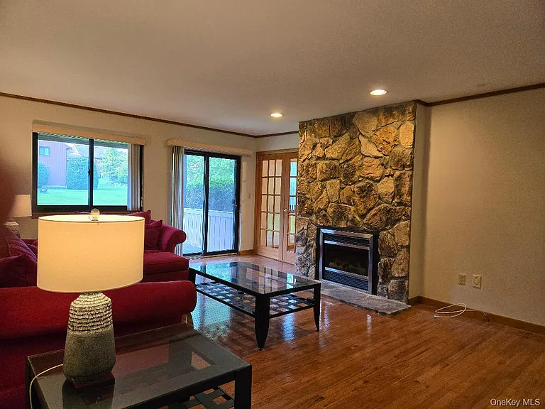 731 Panorama Dr — Photo 9