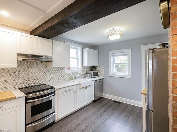 3rd image of 241 Vine St