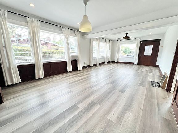 5th image of 624 Stanley Ave