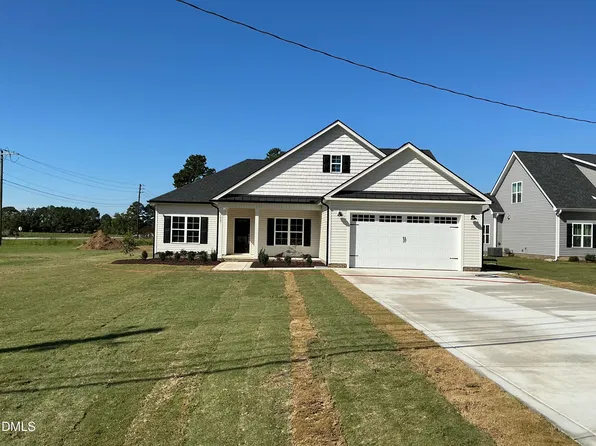 1027 N Lincoln St, Benson, NC 27504