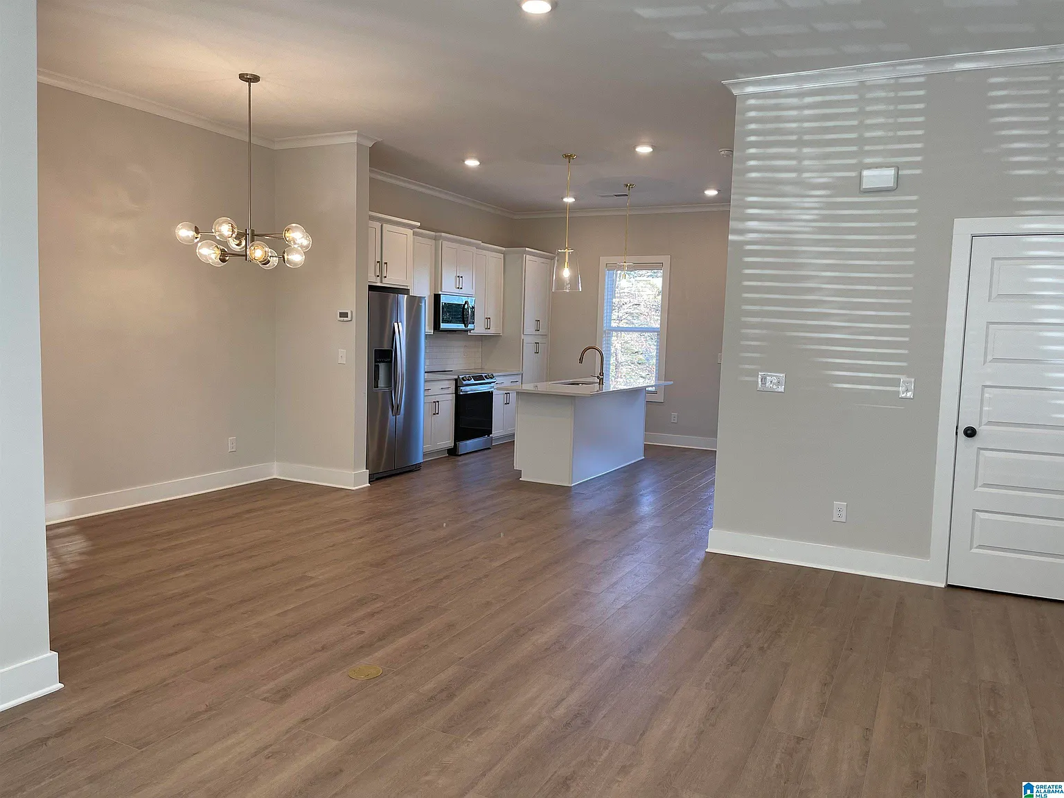 2 bed, 2.5 bath, 1435 sqft, $2,200 — Photo 3