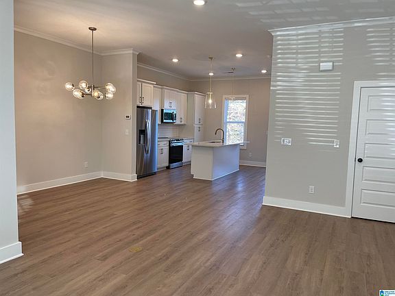 3rd image of 4870 Silas Ave