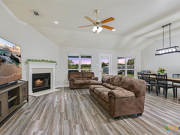 4th image of 2403 Lindsey Dr