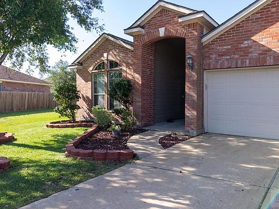2nd image of 3002 Knightsbridge Ln