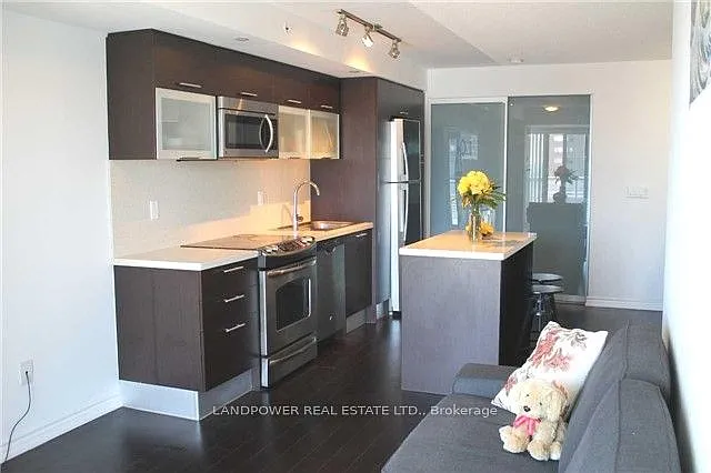 386 Yonge St #2504 — Photo 2