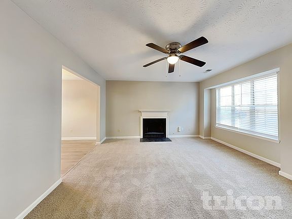 3rd image of 575 Woodcrest Manor Dr