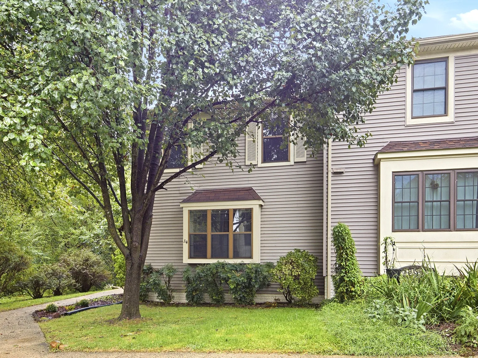 3 bed, 2062 sqft, $2,700 — Photo 2