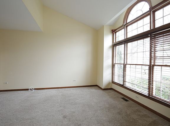 3rd image of 774 Bayberry Dr
