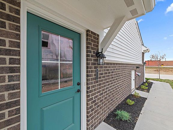 3rd image of 811 Walton Terrace Dr #7-301