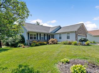 402 Oak Hill Dr, Lake Saint Louis, MO