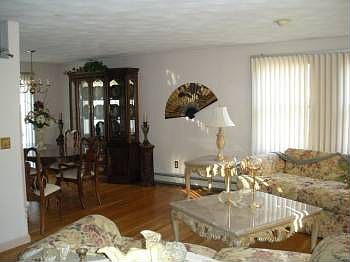 4th image of 21 Janet Dr