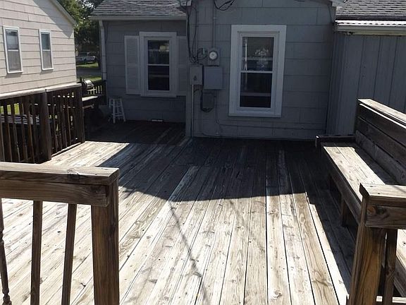 4th image of 1103 Welton St