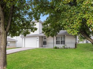 2004 4th Ave #A, Leavenworth, KS 66048